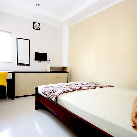 Hotel Elresas Lamongan Екстериор снимка
